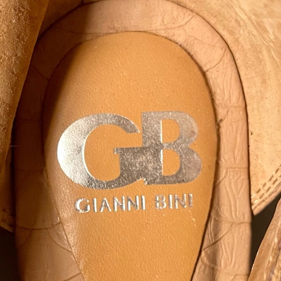 *EUC* Gianni Bini / Embellished Tiered Fringe Faux Suede Sandal / Brown … - Picture 9 of 10